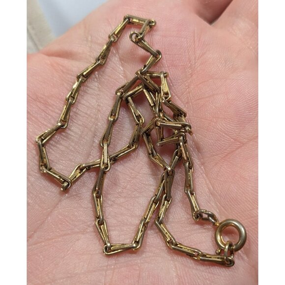 Quirky Vintage Teardrop-Like Gold Tone Chain Necklace - Picture 5 of 6